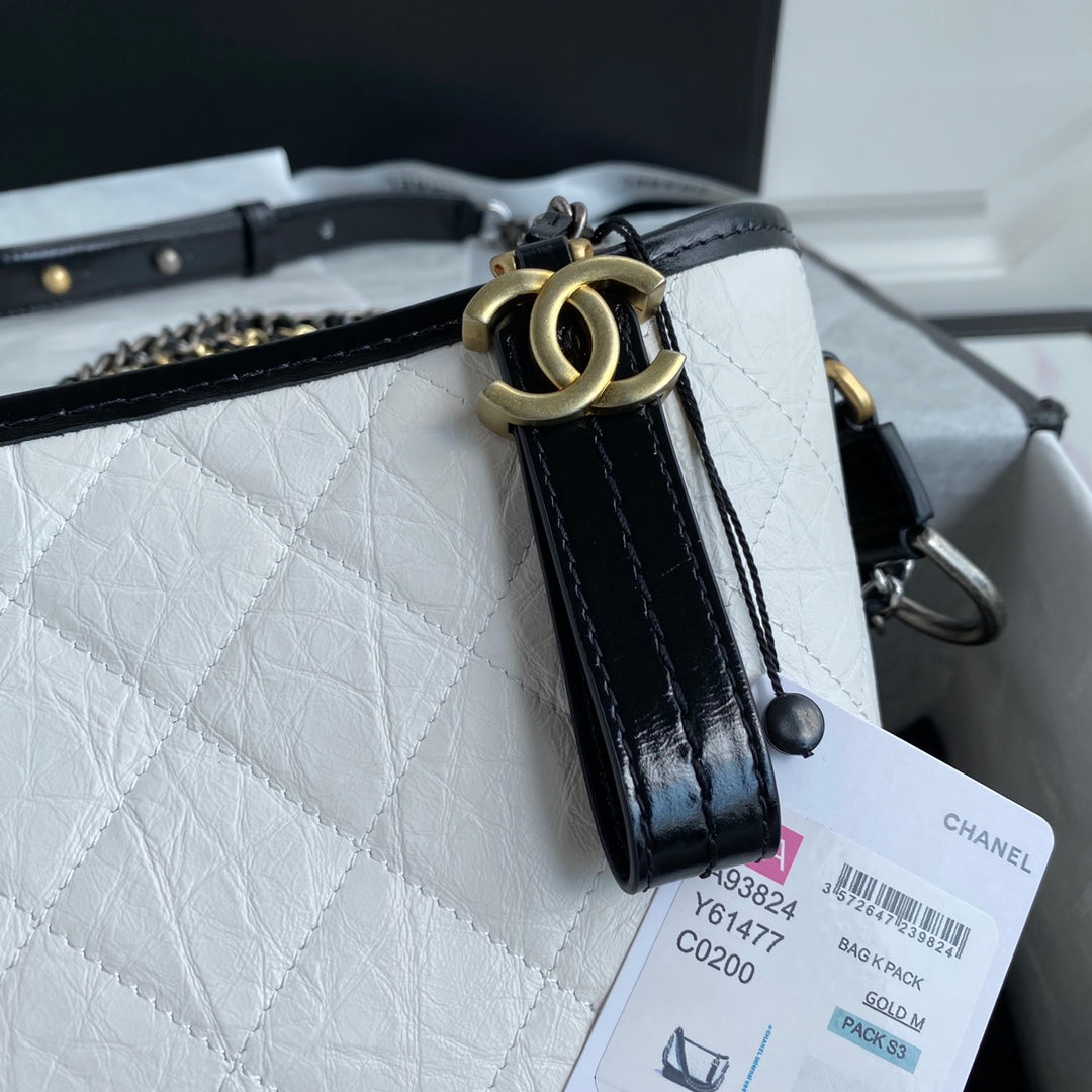 CHANEL GABRIELLE MEDIUM 28 HOBO BAG IN BLACK MIX WHITE CALFSKIN