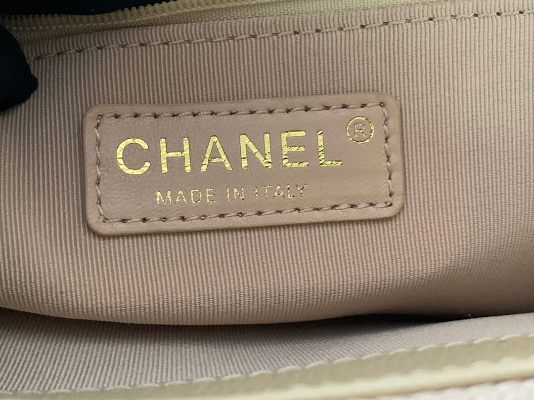 CHANEL 25S MEDALLION TOTE 33 CM IN BEIGE CAVIAR WITH GOLD HARDWARE