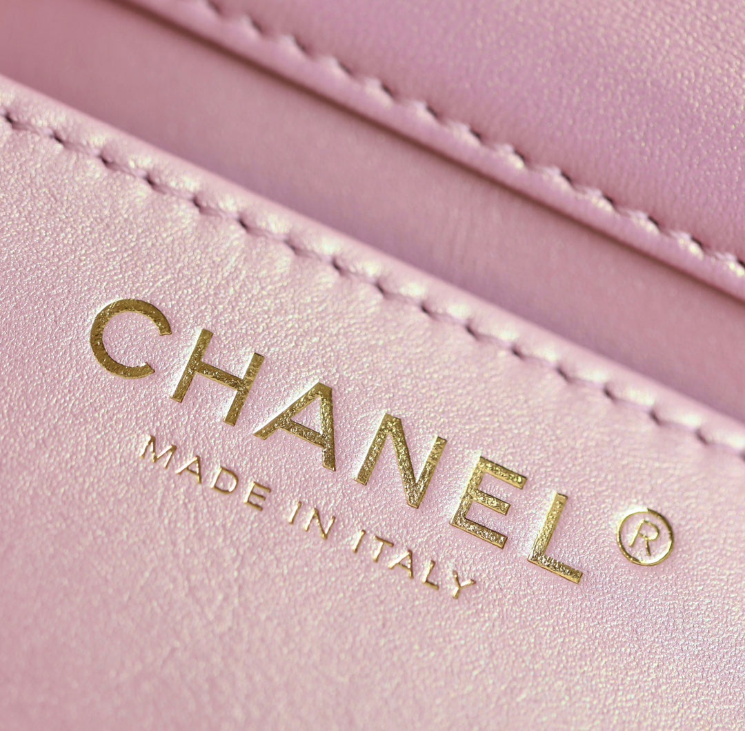 CHANEL 25S FLAP BAG 17 CM IN PEARL PINK LAMBSKIN WITH GOLD HARDWARE