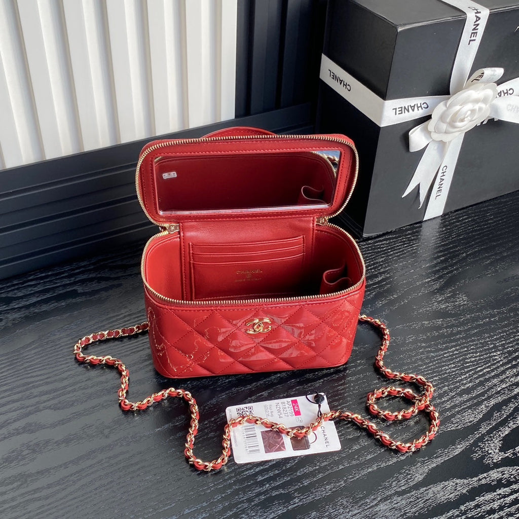 CHANEL 25S VANITY CASE 17 IN DARK RED PATENT CALFSKIN GOLD HARDWARE